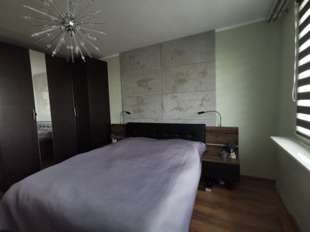 Płyta betonowa ultra lekka jasny popiel z kruszywem silver - struktura porowata