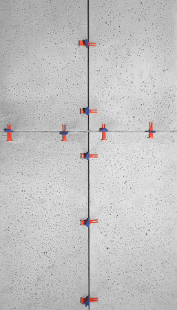 System poziomowania ultra lekkich płyt betonowych