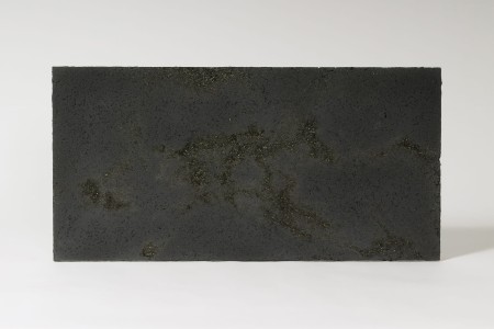 Płyta beton architektoniczny ultra lekka antracyt z kruszywem black, struktura porowata