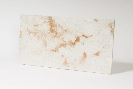 Płyta beton architektoniczny ultra lekka biała z kruszywem gold, struktura porowata