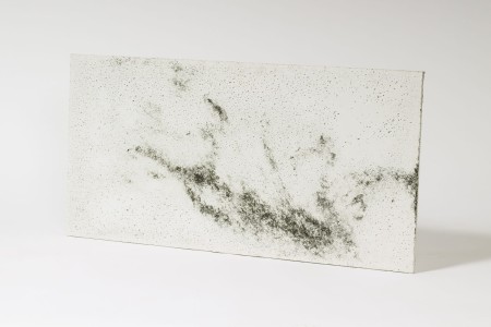 Płyta beton architektoniczny ultra lekka biała z kruszywem black, struktura porowata