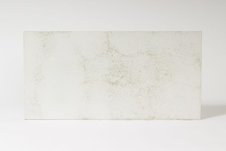 Płyta beton architektoniczny ultra lekka biała z kruszywem silver, struktura średnioporowata