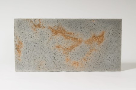 Płyta beton architektoniczny ultra lekka jasny popiel z kruszywem gold, struktura porowata