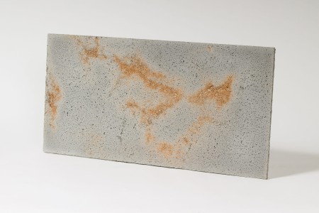 Płyta beton architektoniczny ultra lekka jasny popiel z kruszywem gold, struktura porowata