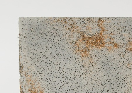 Płyta beton architektoniczny ultra lekka jasny popiel z kruszywem gold, struktura porowata