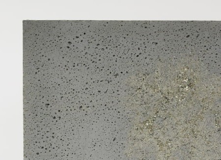 Płyta beton architektoniczny ultra lekka ciemny popiel z kruszywem silver, struktura porowata