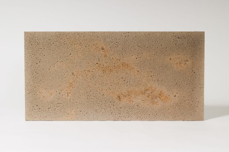 Płyta betonowa ultra lekka cappuccino z kruszywem gold, struktura porowata