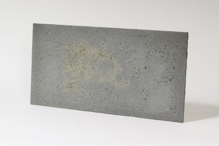 Płyta beton architektoniczny ultra lekka ciemny popiel z kruszywem silver, struktura porowata