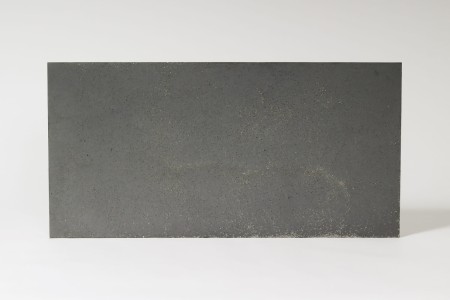 Płyta beton architektoniczny ultra lekka ciemny popiel z kruszywem silver, struktura średnioporowata