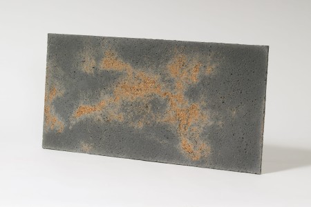 Płyta beton architektoniczny ultra lekka ciemny popiel z kruszywem gold, struktura porowata