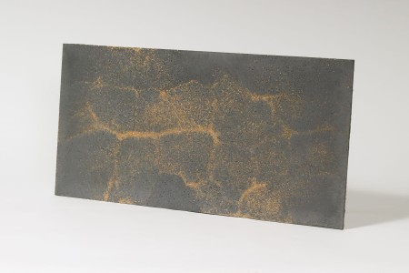 Płyta beton architektoniczny ultra lekka ciemny popiel z kruszywem gold, struktura średnioporowata