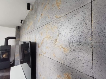 Płyta betonowa ultra lekka ciemny popiel z kruszywem gold, struktura porowata