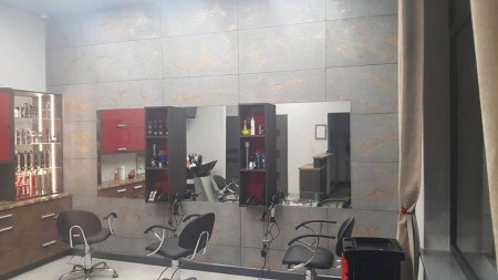 Płyta betonowa ultra lekka ciemny popiel z kruszywem gold - realizacje