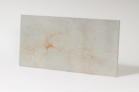 Płyta beton architektoniczny ultra lekka jasny popiel z kruszywem gold, struktura średnioporowata