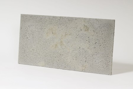 Płyta beton architektoniczny ultra lekka jasny popiel z kruszywem silver, struktura porowata