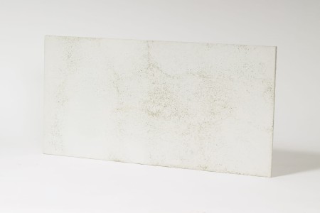 Płyta beton architektoniczny ultra lekka biała z kruszywem silver, struktura średnioporowata