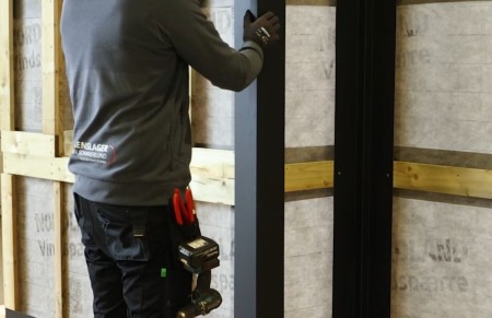 Narożnik zewnętrzny aluminiowy 2400 mm AluWood