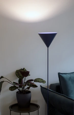 Konko Floor | Lampa podłogowa z aluminiowym kloszem