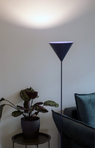 Konko Floor | Lampa podłogowa z aluminiowym kloszem